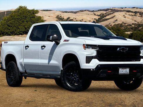 Used 2024 Chevrolet Silverado 1500 LT Trail Boss w/ LT Trail Boss Premium Package image 2