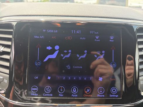 Used 2019 Jeep Grand Cherokee Altitude RWD image 38