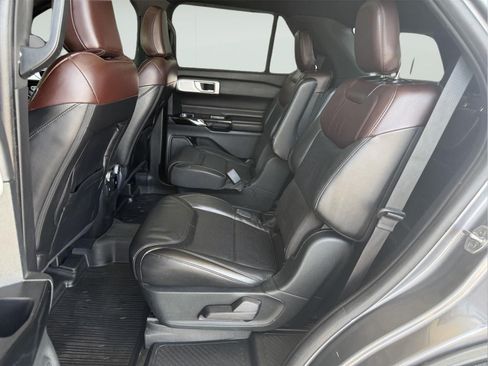 Used 2021 Ford Explorer Platinum AWD/4WD image 16