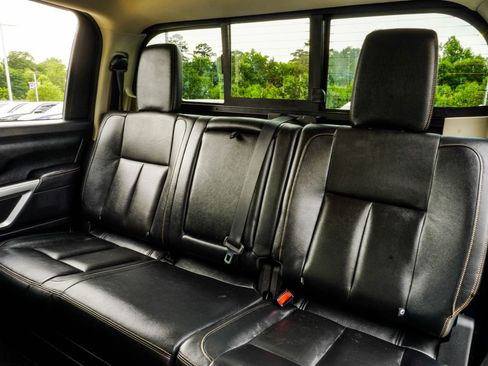 Used 2019 Nissan Titan SL AWD/4WD image 36