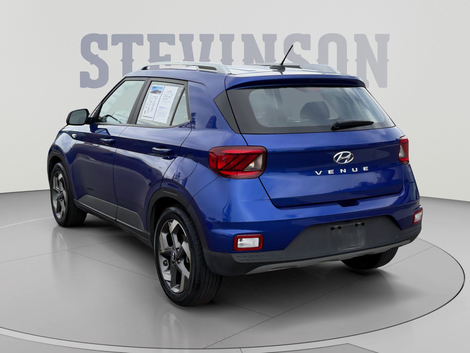 Used 2025 Hyundai Venue SEL FWD image 3