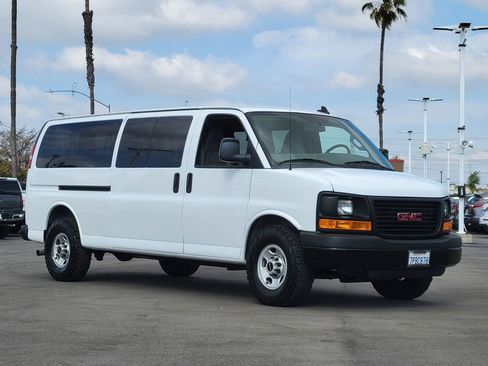 Used 2016 GMC Savana 3500 LS image 30