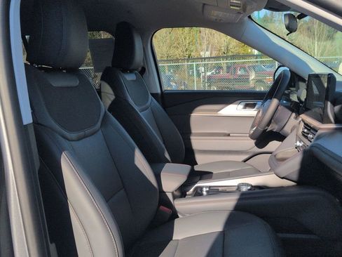 New 2026 Ford Explorer Active w/ Active Comfort Package image 31