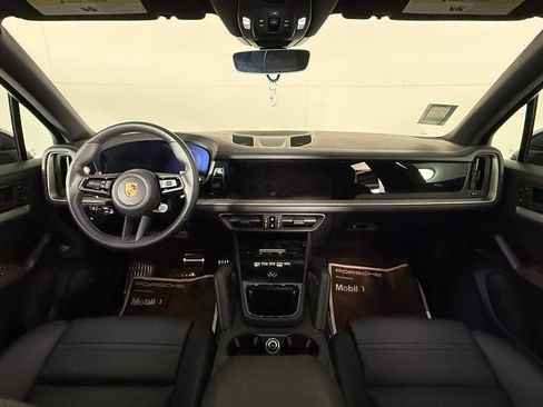 Certified 2025 Porsche Cayenne S image 20