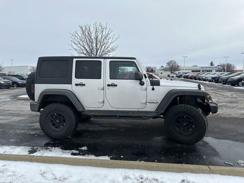 Used 2012 Jeep Wrangler Unlimited Sport image 10