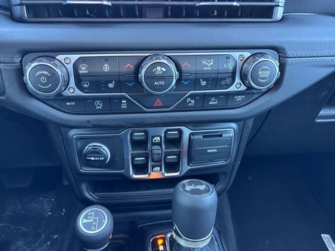 New 2026 Jeep Wrangler Unlimited Sahara AWD/4WD image 11