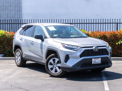 Used 2024 Toyota RAV4 LE AWD/4WD image 2