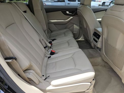 Used 2018 Audi Q7 3.0T Premium AWD/4WD image 33