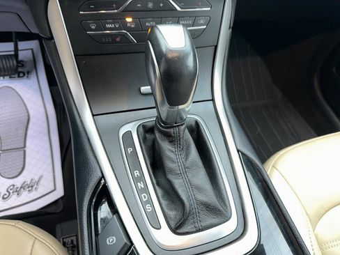 Used 2018 Ford Edge SEL w/ Equipment Group 201A image 18