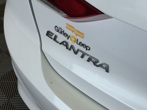 Used 2017 Hyundai Elantra SE w/ SE A/T Tech Package 03 FWD image 15