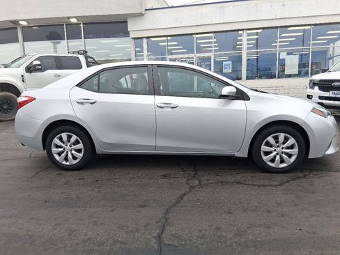 Used 2015 Toyota Corolla LE image 2
