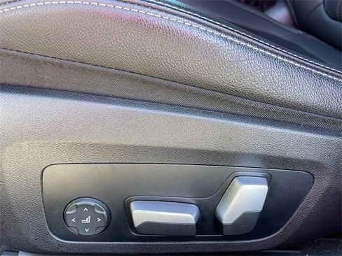 Used 2023 BMW 330i Sedan w/ Premium Package image 24