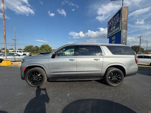 Used 2023 Chevrolet Suburban Premier AWD/4WD image 6