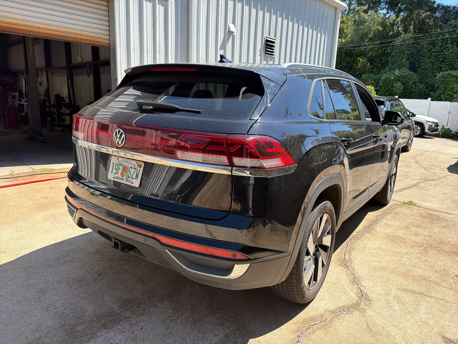 Used 2026 Volkswagen Atlas Cross Sport SE FWD image 3