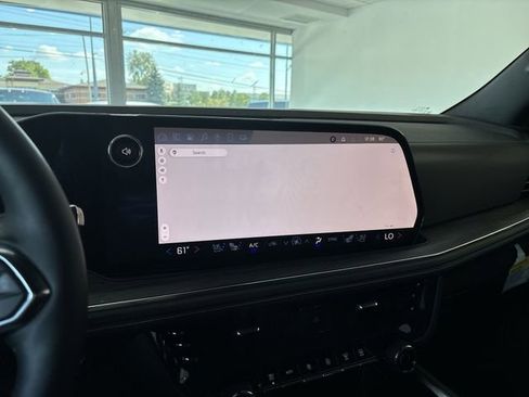 New 2025 Chevrolet Suburban Premier image 30