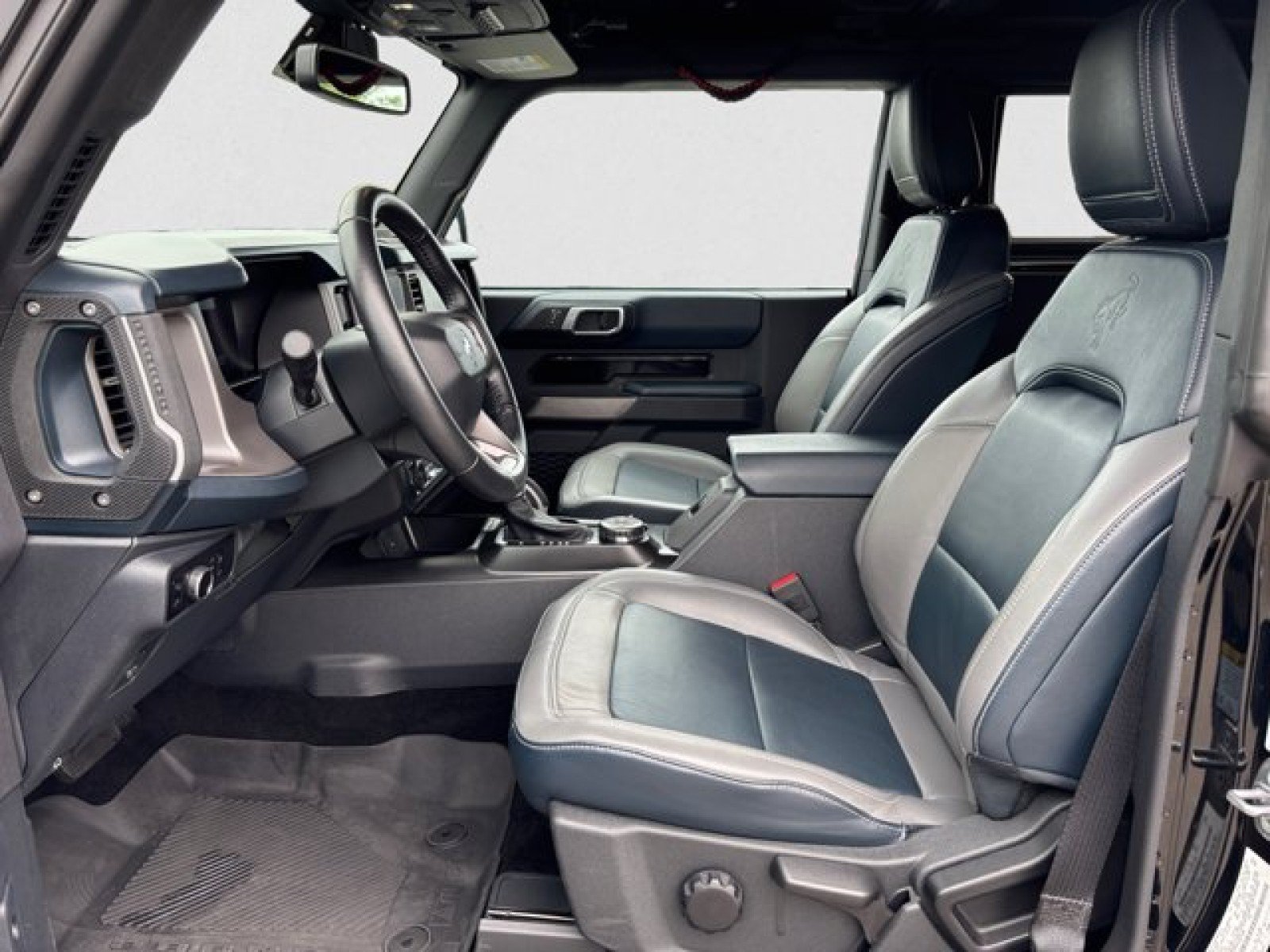 Used 2023 Ford Bronco Outer Banks w/ Sasquatch Package AWD/4WD image 10