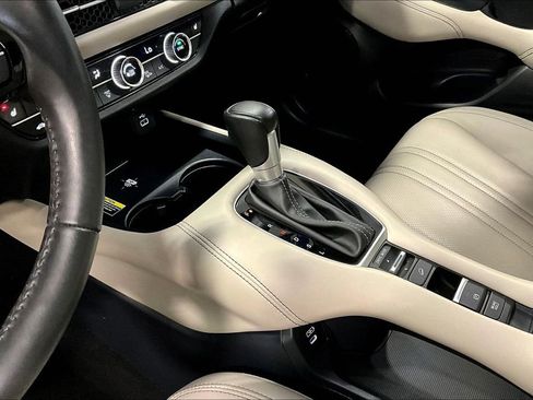 Used 2024 Honda HR-V EX-L image 17