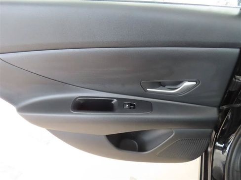 Used 2023 Hyundai Elantra SEL FWD image 26