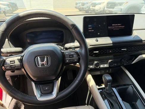 Used 2025 Honda Accord Touring image 10