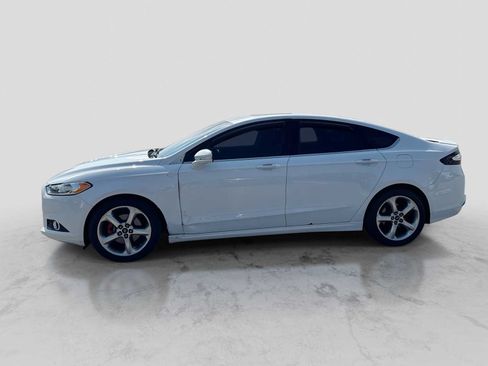 Used 2013 Ford Fusion SE FWD image 2