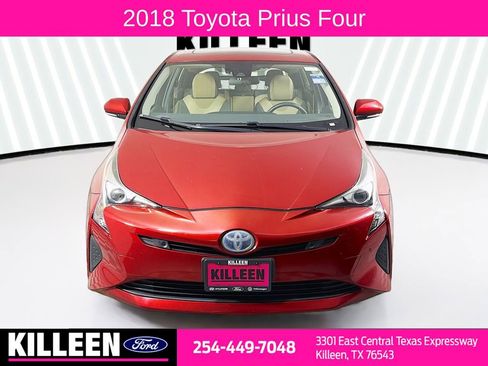 Used 2018 Toyota Prius Three w/ Advanced Technology Package image 2