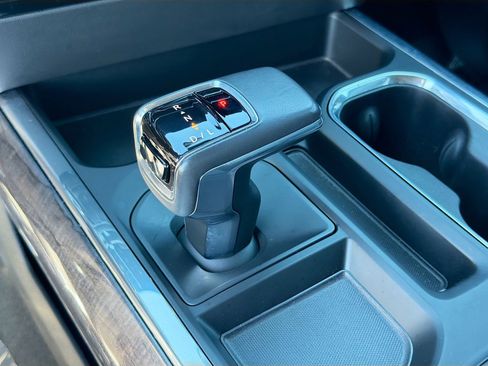 Used 2022 Chevrolet Silverado 1500 LTZ w/ LTZ Premium Package image 29