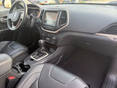 Used 2015 Jeep Cherokee Limited w/ Luxury Group image 10