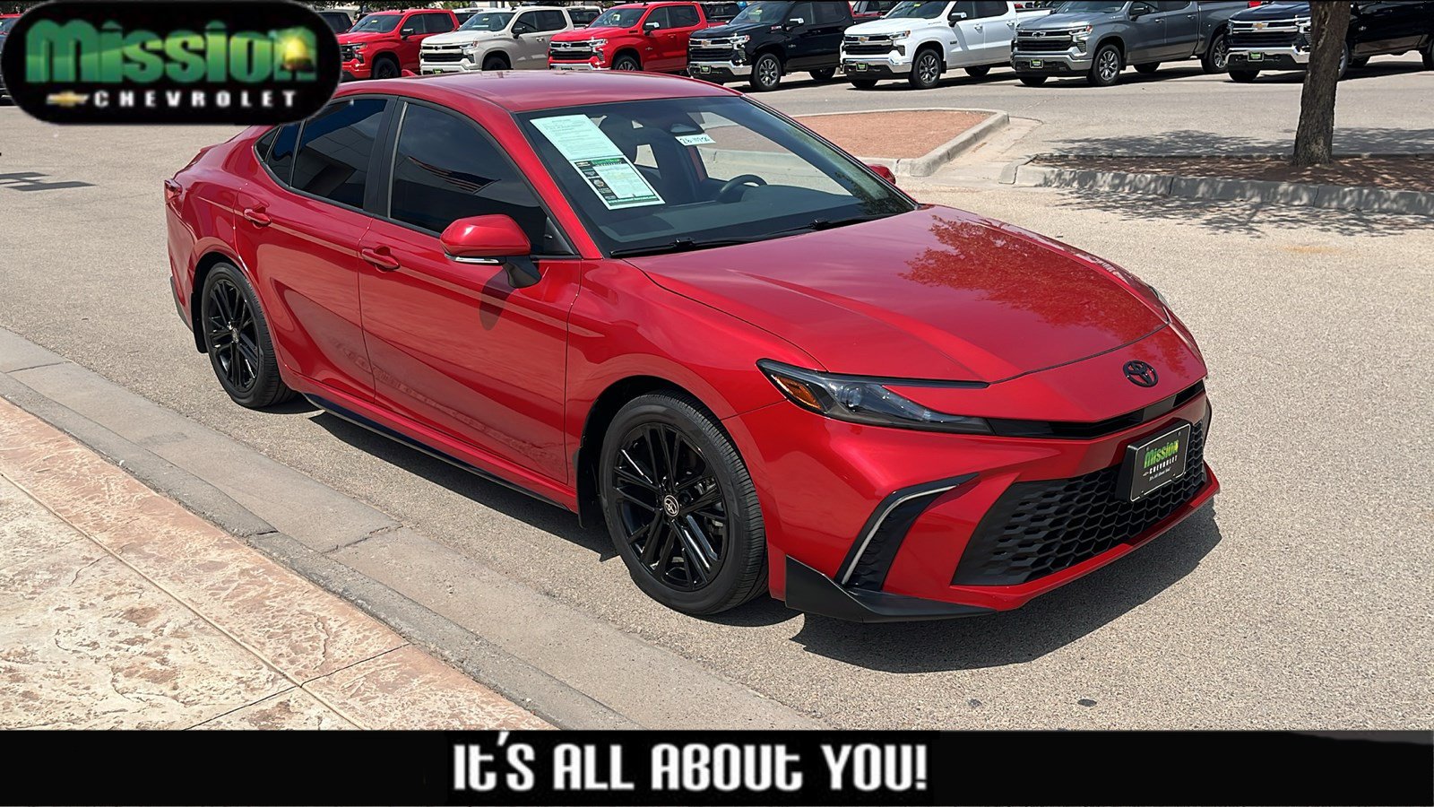 Used 2025 Toyota Camry SE w/ Convenience Package FWD image 1