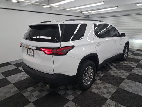 Used 2023 Chevrolet Traverse LT FWD image 6