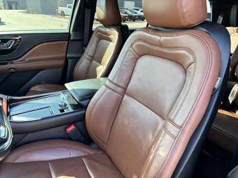 Used 2022 Lincoln Aviator Reserve w/ Equipment Group 201A AWD/4WD image 14