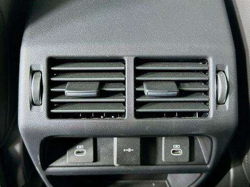 Used 2024 Jaguar E-PACE R-Dynamic SE image 27