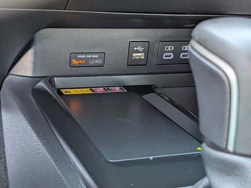 Used 2025 Toyota Camry SE w/ Convenience Package FWD image 16