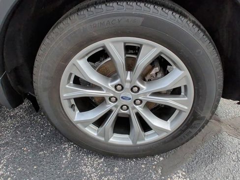 Certified 2023 Ford Explorer XLT w/ Equipment Group 202A AWD/4WD image 34