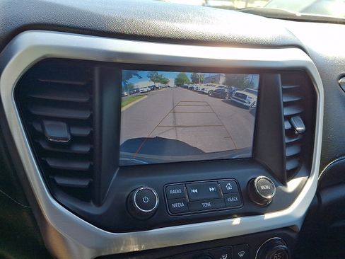 Used 2019 GMC Acadia SLT FWD image 17