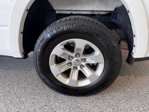 Used 2020 RAM 1500 Laramie AWD/4WD image 14