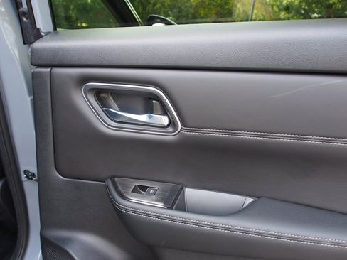 Used 2024 Nissan Rogue Platinum FWD image 15