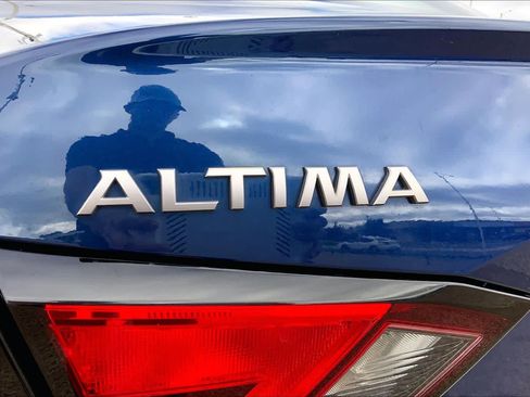 Used 2023 Nissan Altima 2.5 SR w/ SR Premium Package FWD image 31