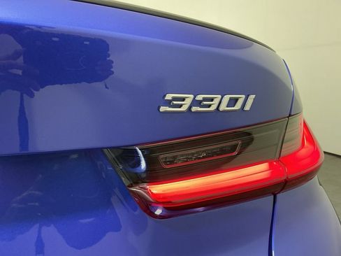 Certified 2025 BMW 330i Sedan w/ M Sport Package RWD image 31