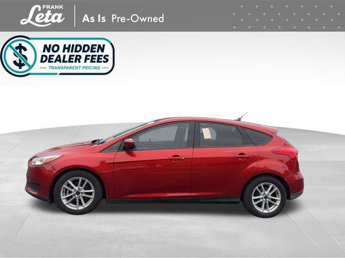 Used 2018 Ford Focus SE FWD image 3