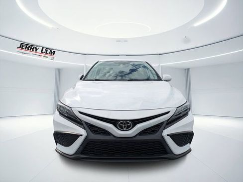 Used 2023 Toyota Camry SE image 7