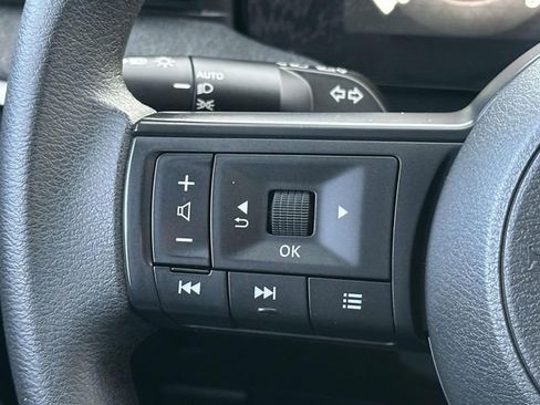 Used 2025 Nissan Kicks SV image 23