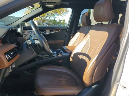 Used 2021 Lincoln Nautilus Reserve w/ Equipment Group 202A image 17