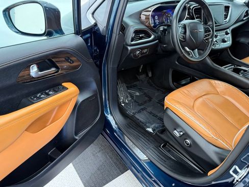 Used 2021 Chrysler Pacifica Pinnacle AWD/4WD image 39