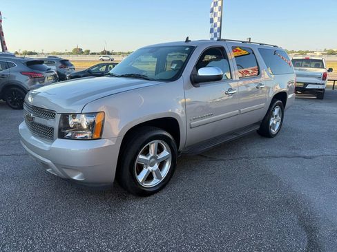 Used 2008 Chevrolet Suburban LTZ w/ LTZ Preferred Equipment Group image 1