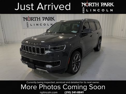 Used 2022 Jeep Wagoneer Series III w/ Premium Group I AWD/4WD image 1