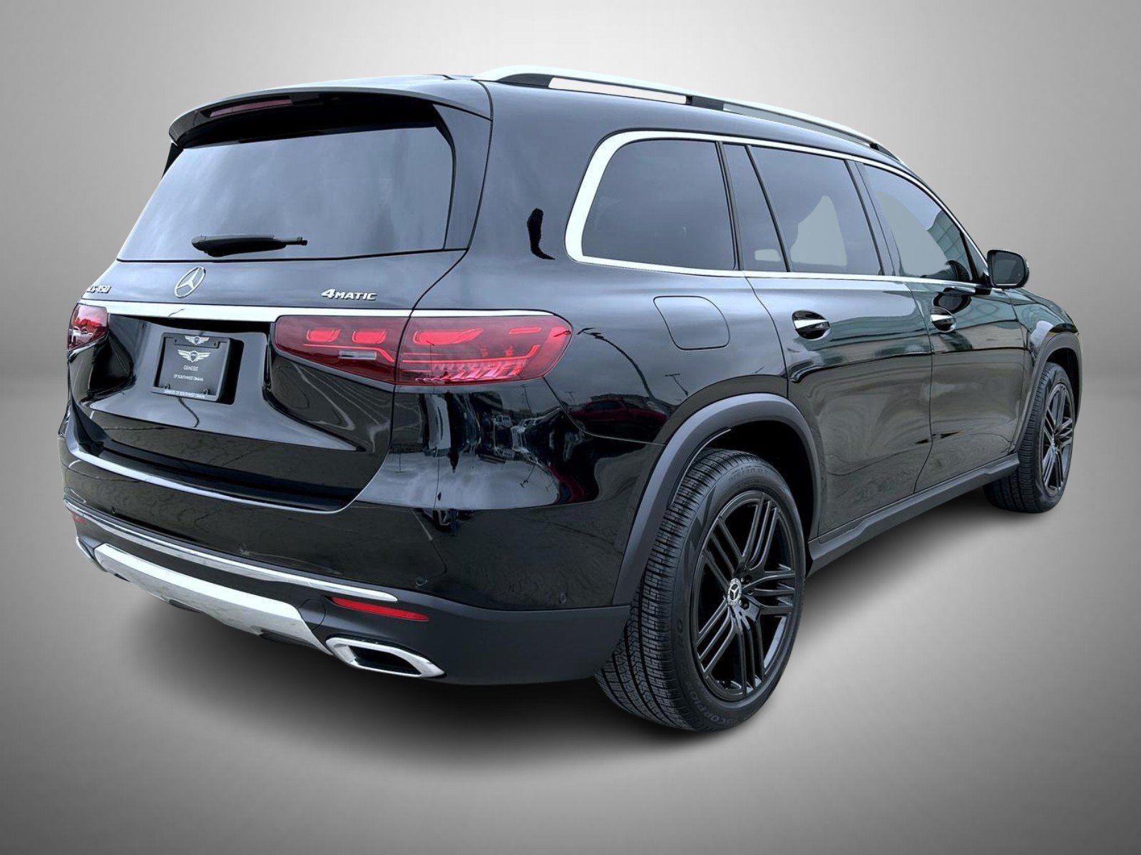 Used 2024 Mercedes-Benz GLS 450 4MATIC image 5