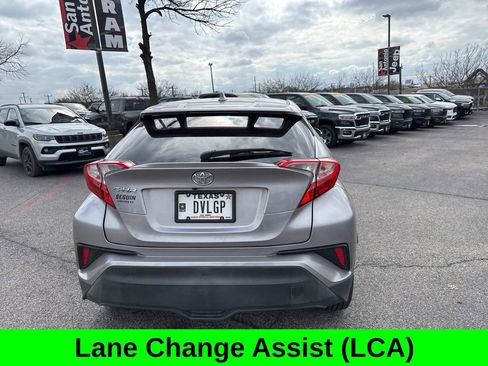 Used 2019 Toyota C-HR XLE image 5