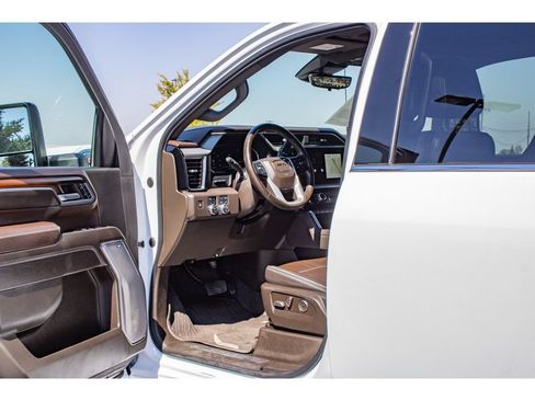 Used 2024 GMC Sierra 3500 Denali w/ Denali Reserve Package AWD/4WD image 28