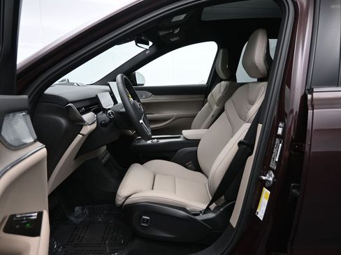 New 2025 Volvo EX90 Ultra image 21