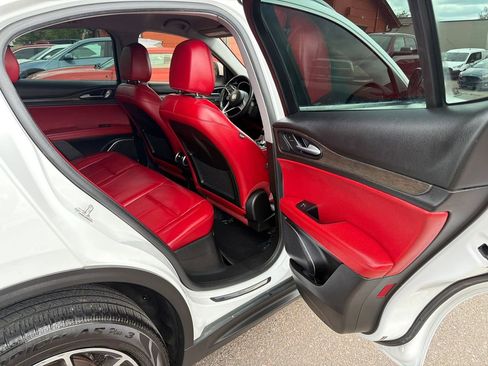 Used 2019 Alfa Romeo Stelvio Ti AWD/4WD image 15